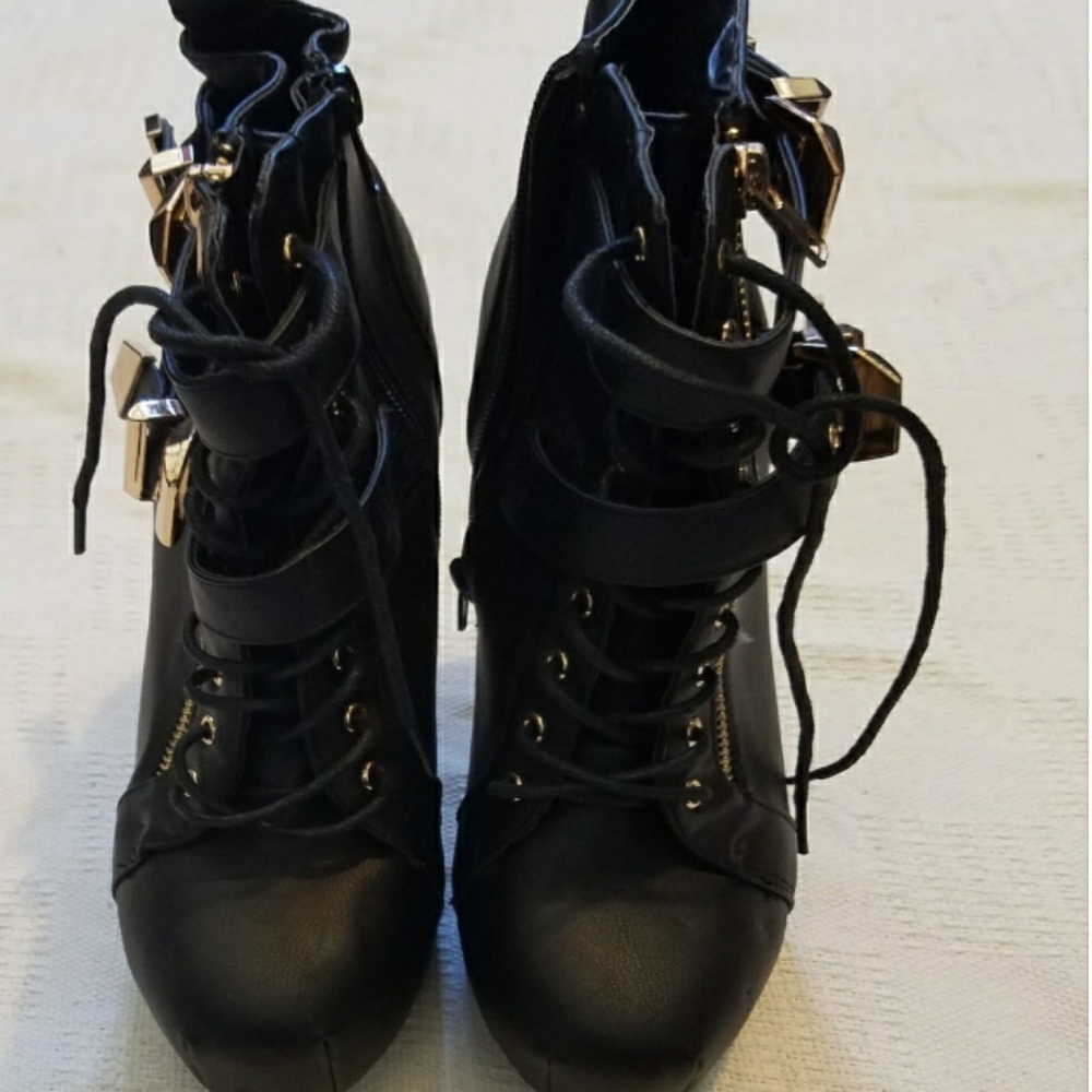 Charlotte russe black bootie heels